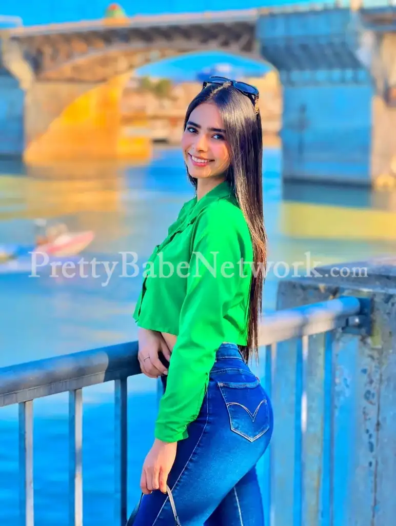 Former Air Hostess and Independent Escort Kanishka in Sector 75